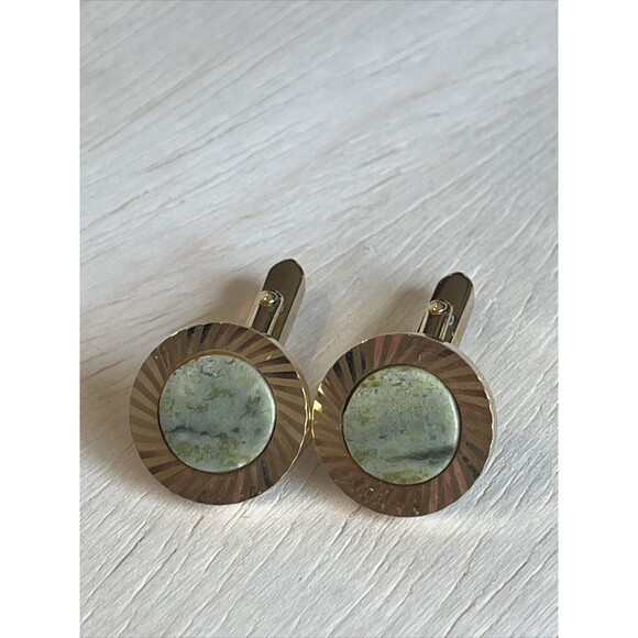 Cufflinks Gold Tone with Green Jade Colored Stone - Picture 1 of 3